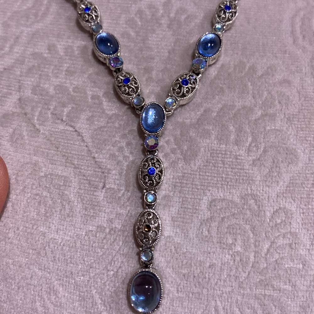 Elegant Silver and Blue Necklace - Picture 3 of 5